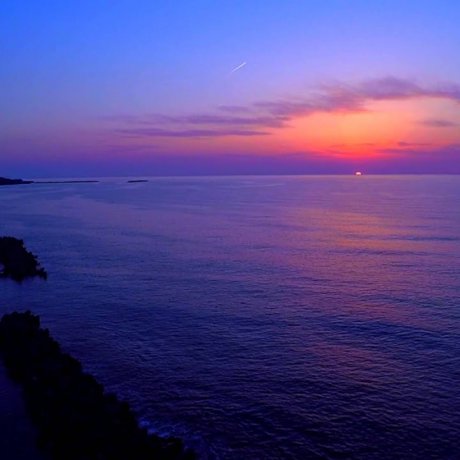 Pôr do Sol Mágico na Praia Takasu Pôr do Sol Mágico na Praia Takasu
